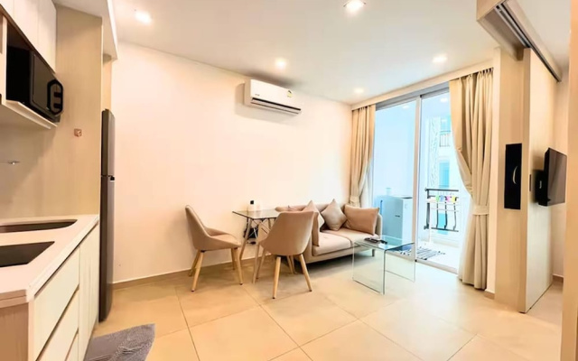 Resort Style Living - Great Location At Pattaya