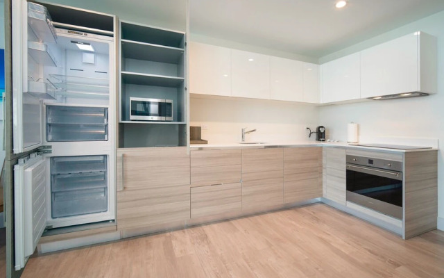 CH Deluxe Apartments  by MDR