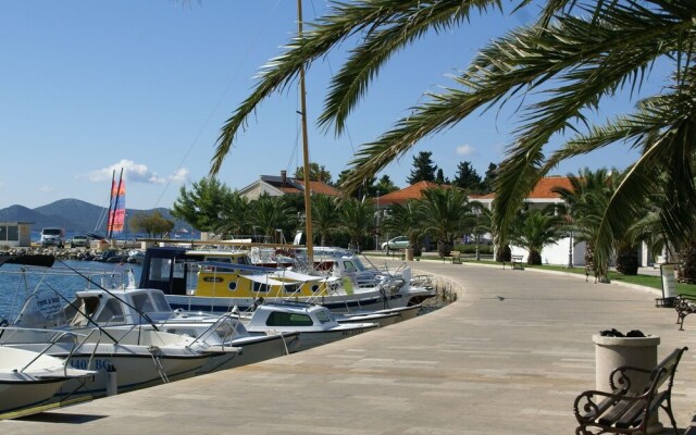 Spacious Apartment in Drage With Parking