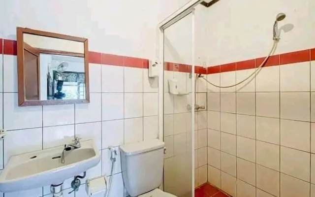 GG House Happy Valley – Bathroom – Megamendung