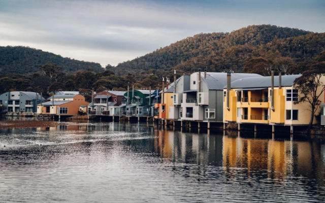 Novotel Lake Crackenback Resort & Spa
