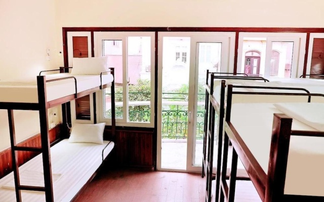 Hanoi Backpackers Hostel – Guest Rooms – Hanoi
