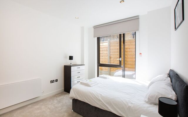 Spacious Luxury 1 Bed With Garden In Maida Vale