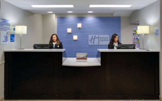 Holiday Inn Express Hotel & Suites Meadowlands Area by IHG