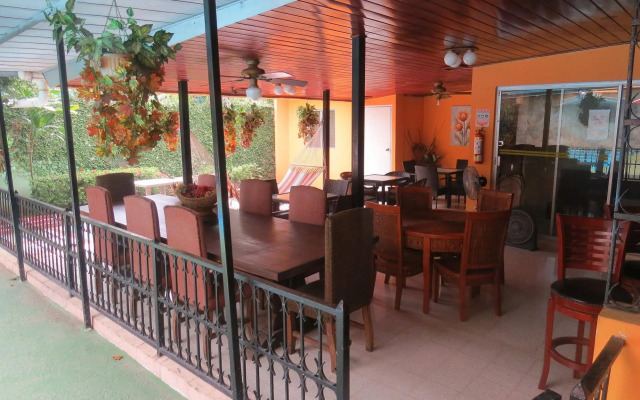 Hostal Cocos Inn