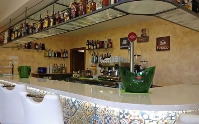 La Nova Tenalla - Adults Only