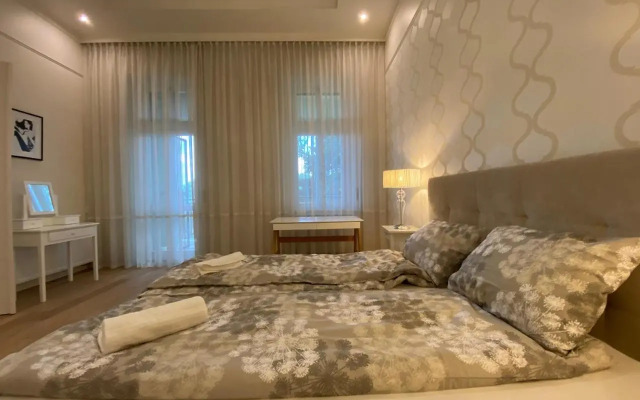 Romantic riverview bestern