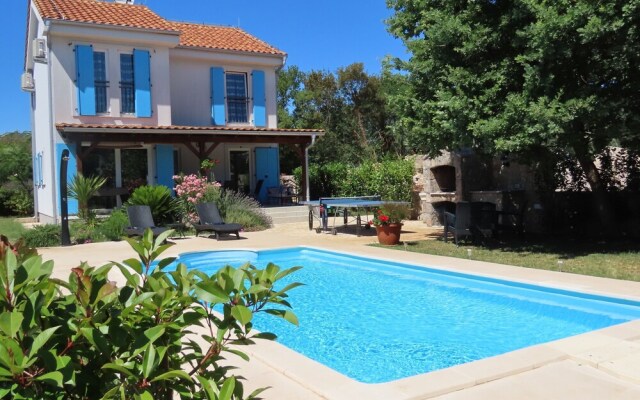 Villa Doris With Heated Pool gym and Kids Playground