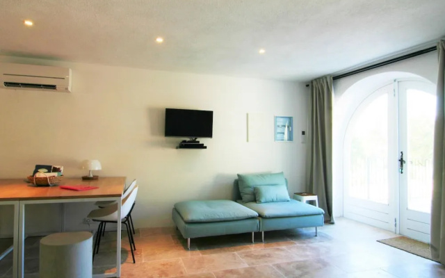 Modern House With Roof Terrace, Near the Popular St. Maxime