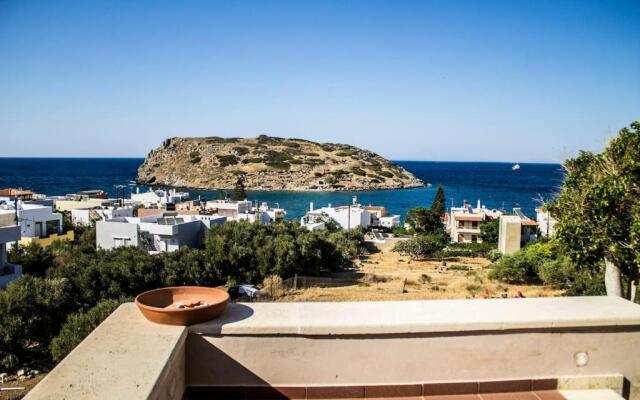 Mohlos house with Seaview