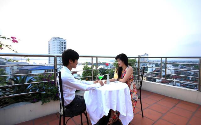 Moon View Hotel