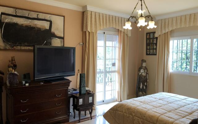 Rentcostadelsol Villa Pinares