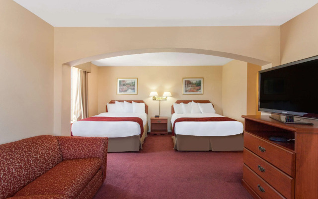 Ramada Plaza by Wyndham Gence