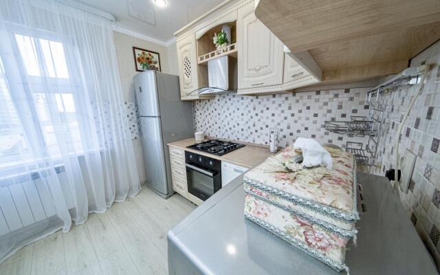 Апартаменты Четыре Сезона мкрн. Дружба 2/8