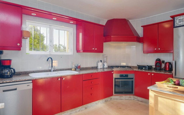 Modern Villa in Pedreguer With Private Pool