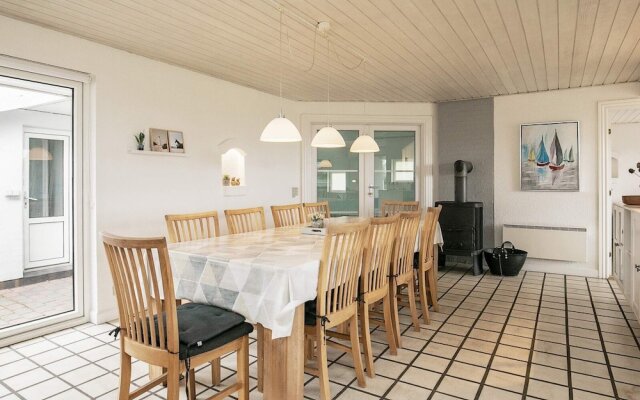 10 Person Holiday Home in Blavand