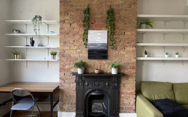 Stylish 1BD Flat With Private Terrace - Kilburn