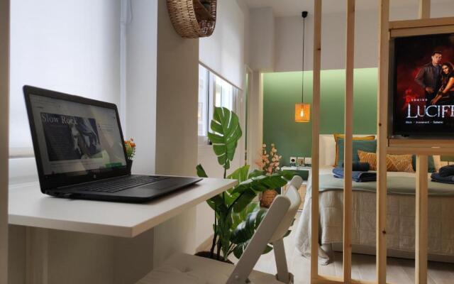 roomaki -tasteful studio in the center w/ parking