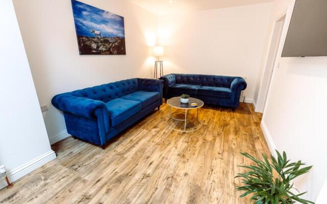 Chute House 4 bed house private garden city center