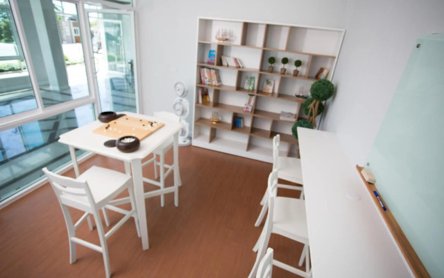 BBG Seaside Luxurious Service Apartment