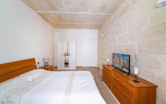 Central Valletta Townhouse