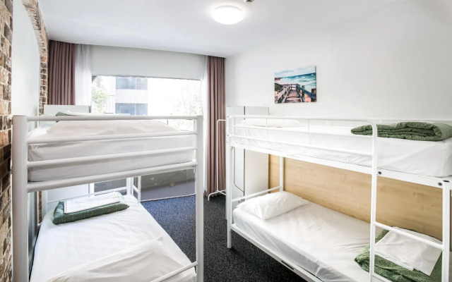 Nomads Sydney - Hostel