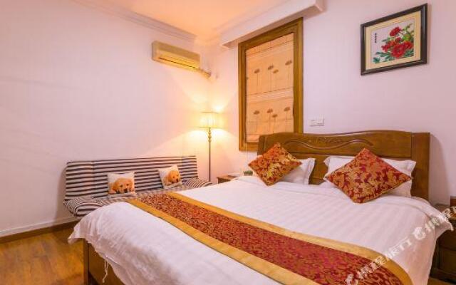 Hefeng Courtyard Inn