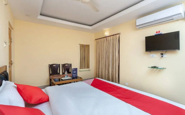 Hotel Gayathri Grand by OYO Rooms