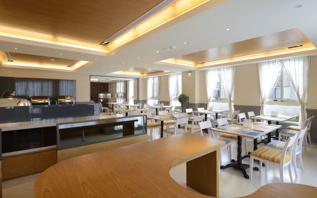 Caffir garden hotel