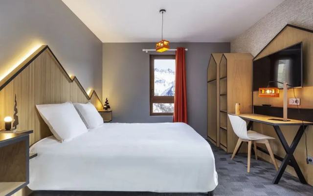 Base Camp Lodge Hotel