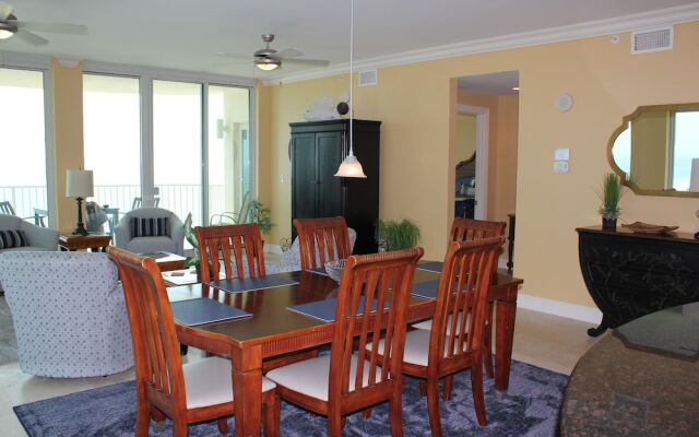 Mustique 1002 by ALBVR