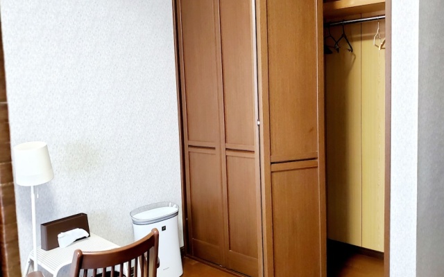Guesthouse Ivy – Guest Rooms – Higashiosaka