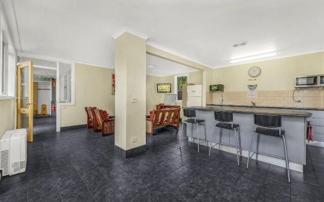 Newport Home Stay and Lodge
