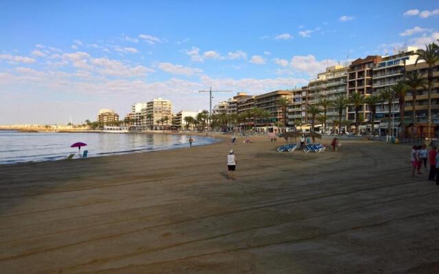 Sea and Center Apartment by MM
