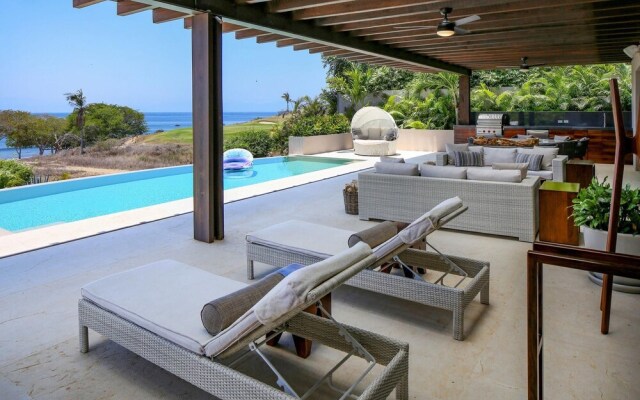 Sunny Vacation Villa 69