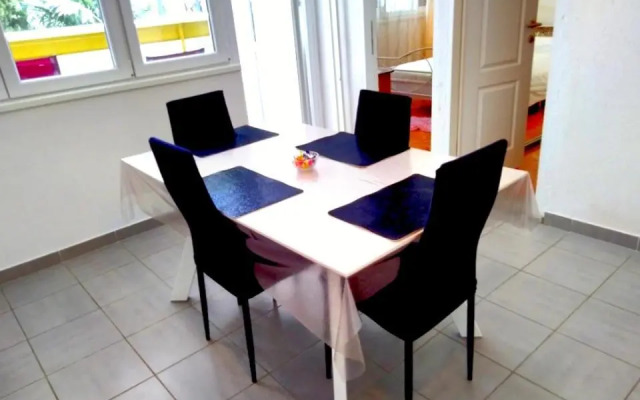 Apartment Suzana 2Br Split With Balcony