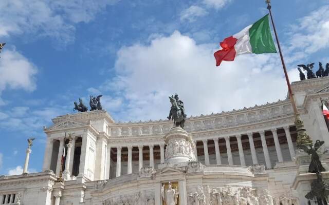 Trevi Fountain - Lovely Loft Apartment