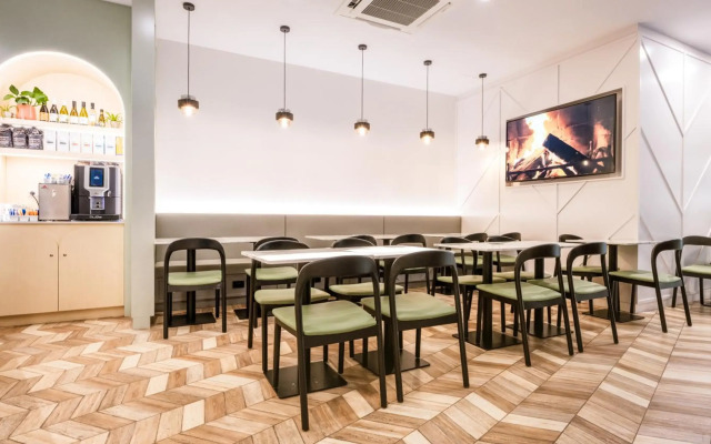 Holiday Inn & Suites Sydney Bondi Junction by IHG