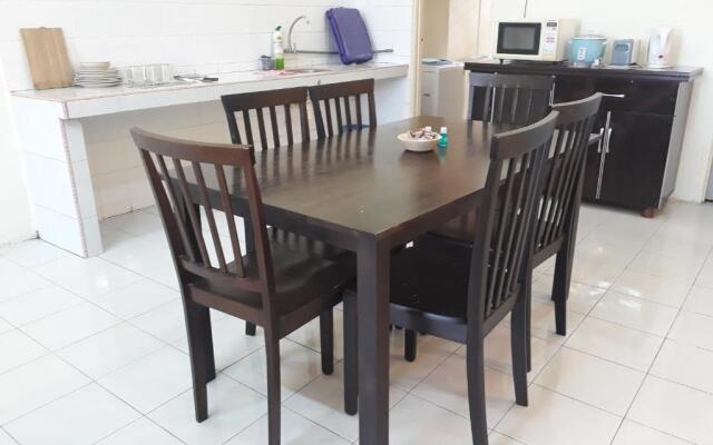 Desair Apartment By SCHT