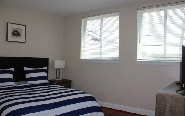 Cozy 3 Bedroom/Great Location