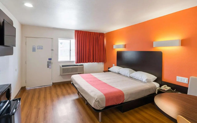 Econo Lodge Ft. Bliss