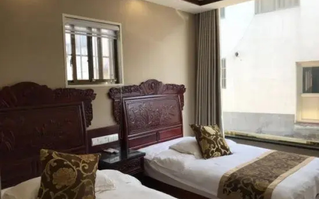 Huayin Jiayi Hotel