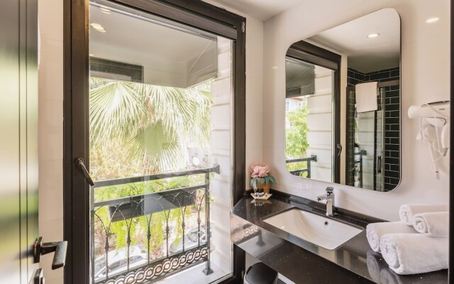 Ella Suites Hotel
