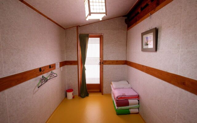 Happiness Full Guesthouse