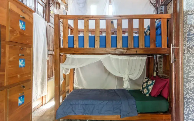 TwoSpaces Living at Wave And Chill House