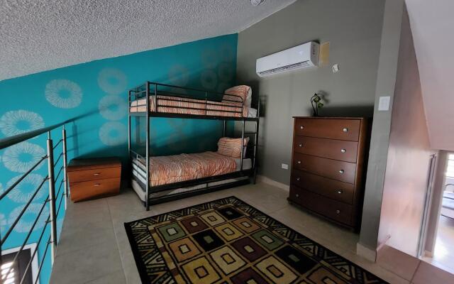 Spectacular Home Away from Home, Fully Equipped (BV308)