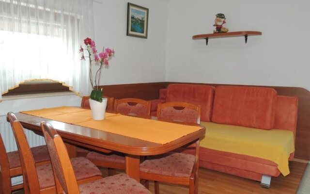 Apartments and Rooms Tavcar