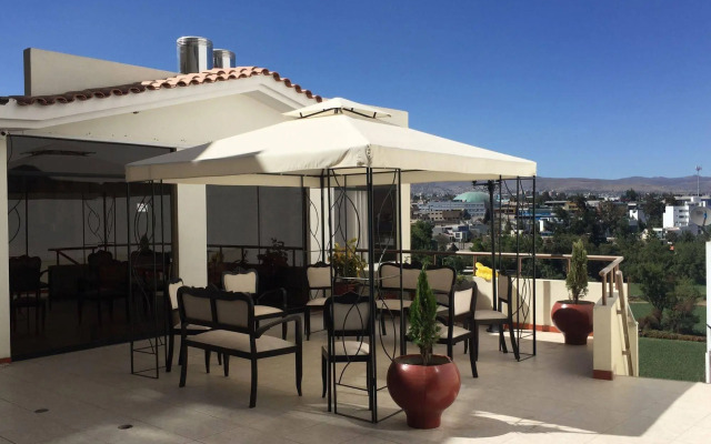 Casa Mores Inn