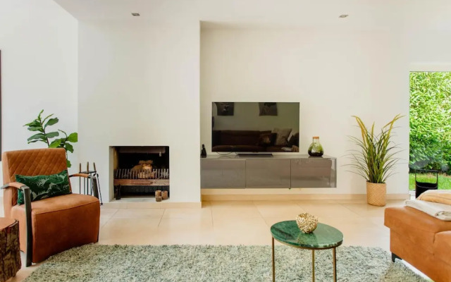 Lanaken Retreat Pool Jacuzzi and Sauna