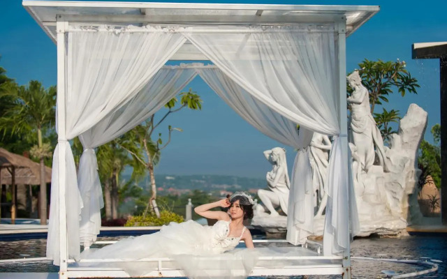 Luxotic Private Villas & Resort